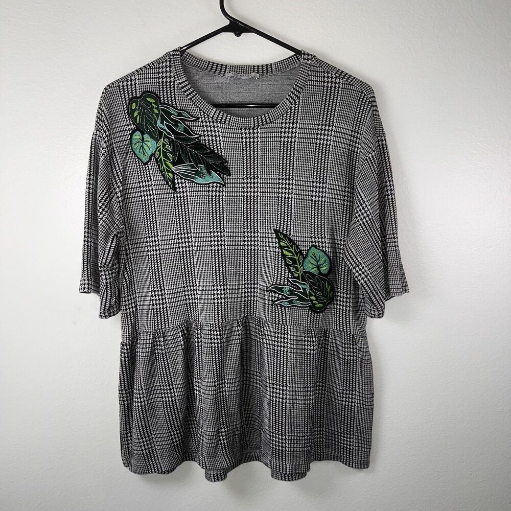 ZARA Gray Houndstooth Peplum Blouse Green Embroidered Leaf Patches Short Sleeve